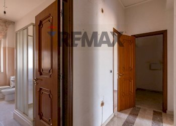 Hall / corridoio - Appartamento Via Madonna della Via
 
142, Caltagirone - foto 23