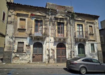 Edificio all\'aperto - Casa indipendente Via Sant'elena
 
36, Catania - foto 1
