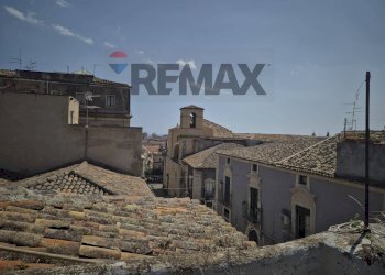 Edificio all\'aperto - Casa indipendente Via Sant'elena
 
36, Catania - foto 22