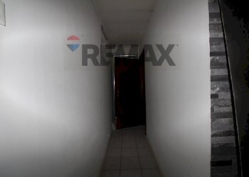 Hall / corridoio - Negozio Via Signorelli
 
6, Catania - foto 9