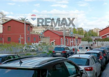 Edificio all\'aperto - Negozio Via Signorelli
 
6, Catania - foto 13