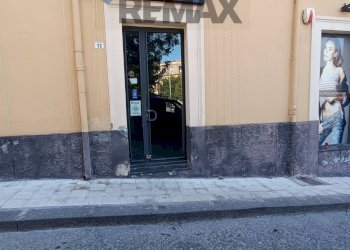 Edificio all\'aperto - Locale Commerciale PIAZZA REGINA MARGHERITA
 
12, Ramacca - foto 4