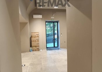 Hall / corridoio - Locale Commerciale PIAZZA REGINA MARGHERITA
 
12, Ramacca - foto 10