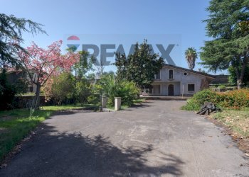 Casa all\'aperto - Villa corso cristoforo colombo
 
sn, Trecastagni - foto 1