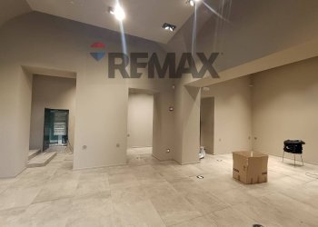 Stanza vuota - Commercial Premises PIAZZA REGINA MARGHERITA
 
12, Ramacca - photo 5