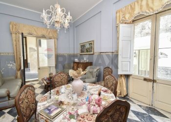 Sala da pranzo - Casa indipendente Vico Felice
 
18, Paterno - foto 11
