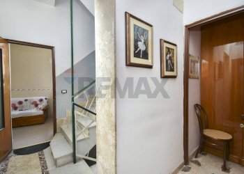 Hall / corridoio - Casa indipendente Vico Felice
 
18, Paterno - foto 18