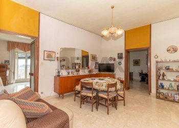 Sala da pranzo - Appartamento Via Favitta
 
16, Caltagirone - foto 14