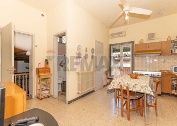 Sala da pranzo - Appartamento Via Favitta
 
16, Caltagirone - foto 25