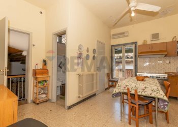 Sala da pranzo - Appartamento Via Favitta
 
16, Caltagirone - foto 26