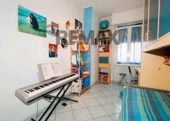 Camera / camera da letto - Appartamento via Milano
 
91, Garbagnate Milanese - foto 9