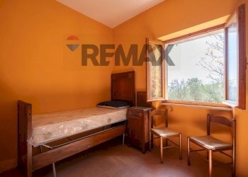 Camera / camera da letto - Casa indipendente San Bartolo
 
7A, Serra San Quirico - foto 18