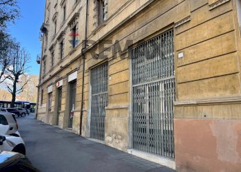 Edificio all\'aperto - Locale Commerciale Via Cacciatori Delle Alpi, Perugia - foto 1