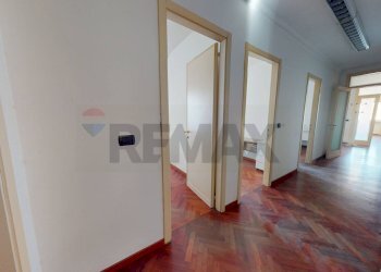 Hall / corridoio - Appartamento via Sicilia
 
39, Perugia - foto 15