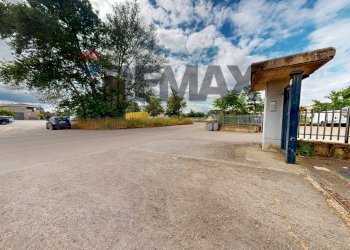 Casa all\'aperto - Capannone Strada Delle Fratte
 
2/C, Perugia - foto 10