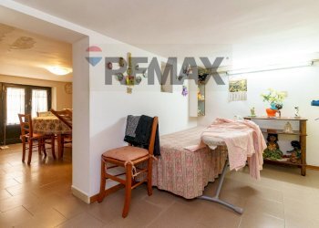 Sala da pranzo - Three-room apartment Via Scalpellini
 
9, Catania - photo 17