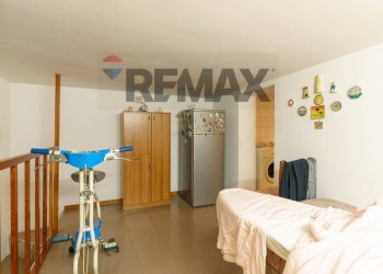 Camera / camera da letto - Three-room apartment Via Scalpellini
 
9, Catania - photo 18