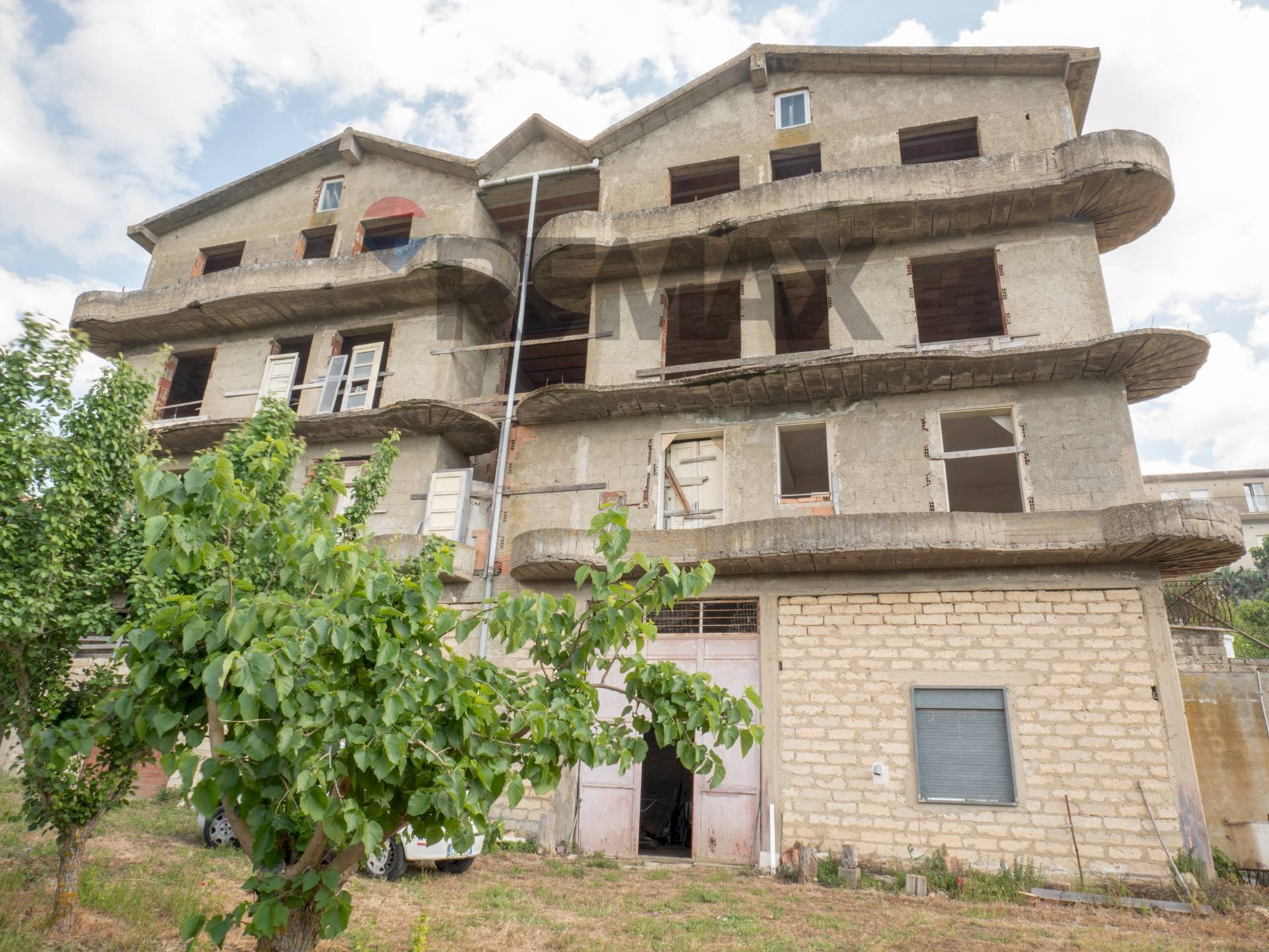 Edificio all\'aperto - Rustico Via Toniolo
 
snc, Mirabella Imbaccari - foto 2