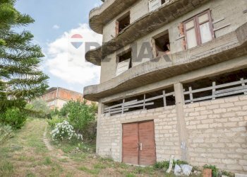 Edificio all\'aperto - Rustic Via Toniolo
 
snc, Mirabella Imbaccari - photo 5