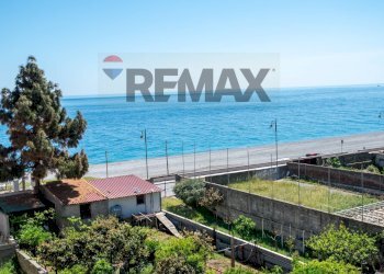 Vista dell\'acqua - Casa indipendente Corso Umberto I
 
206, Nizza di Sicilia - foto 32