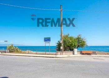 Vista dell\'acqua - Casa indipendente Corso Umberto I
 
206, Nizza di Sicilia - foto 41