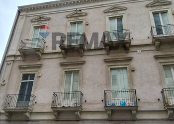 Edificio all\'aperto - Two-room apartment Via Giovanni Di Prima
 
98, Catania - photo 22