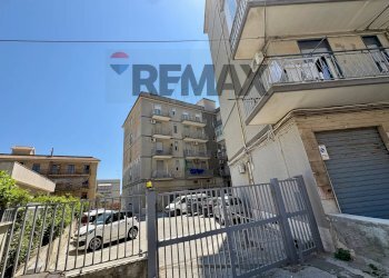 Edificio all\'aperto - Appartamento Via Necropoli Grotticelle
 
46, Siracusa - foto 3