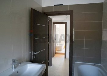 Bagno - Appartamento Via Pier Paolo Pasolini, San Nicola la Strada - foto 10