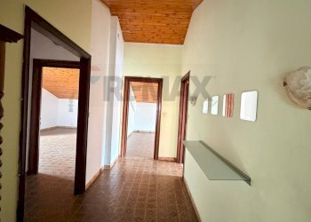 Hall / corridoio - Appartamento Cairo Montenotte - foto 6