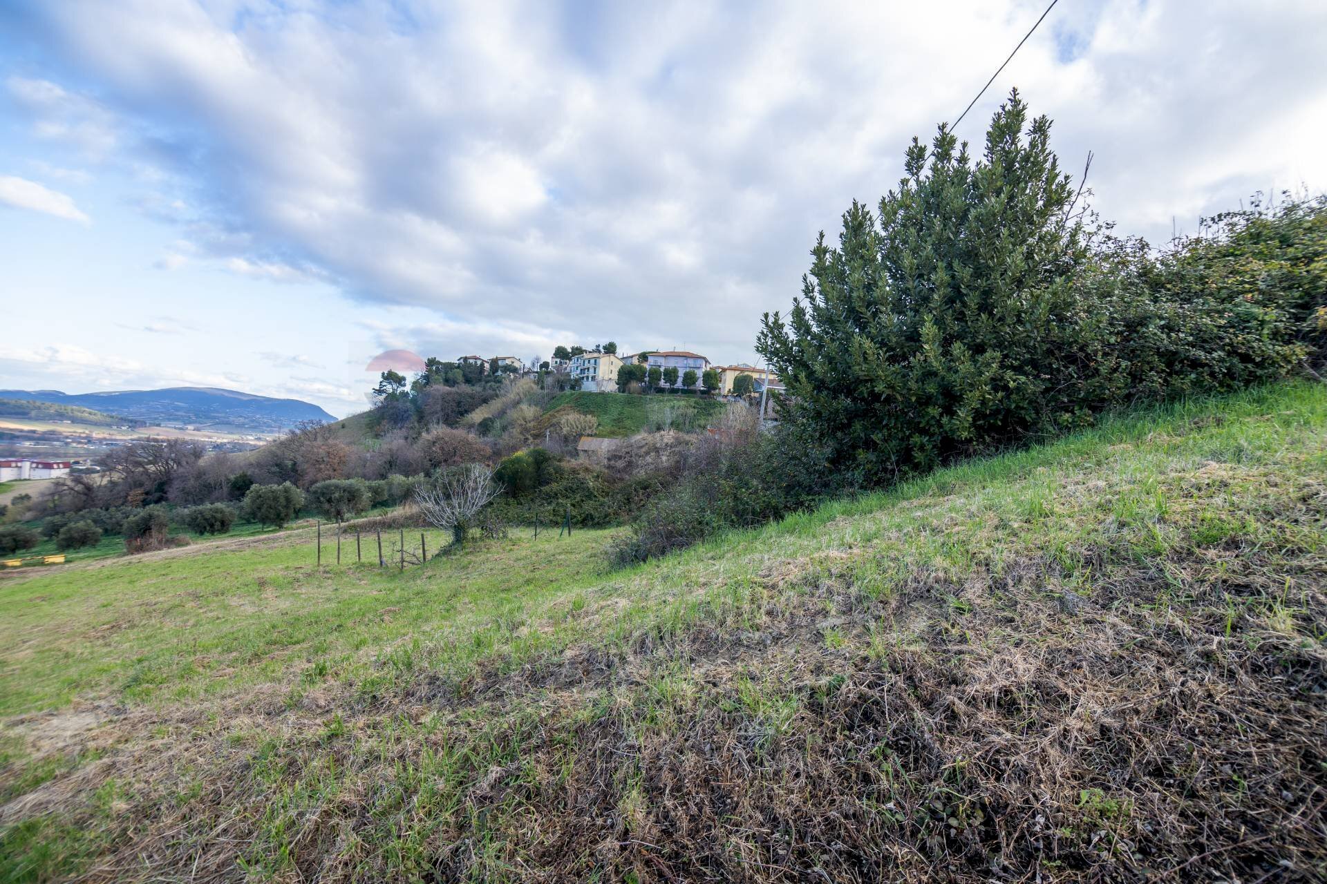 Vista delle montagne - Building land Loreto - photo 1