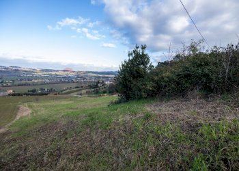 Vista delle montagne - Building land Loreto - photo 5