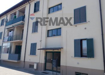 Edificio all\'aperto - Trilocale VITTORIO VENETO
 
32, Bonate Sotto - foto 2