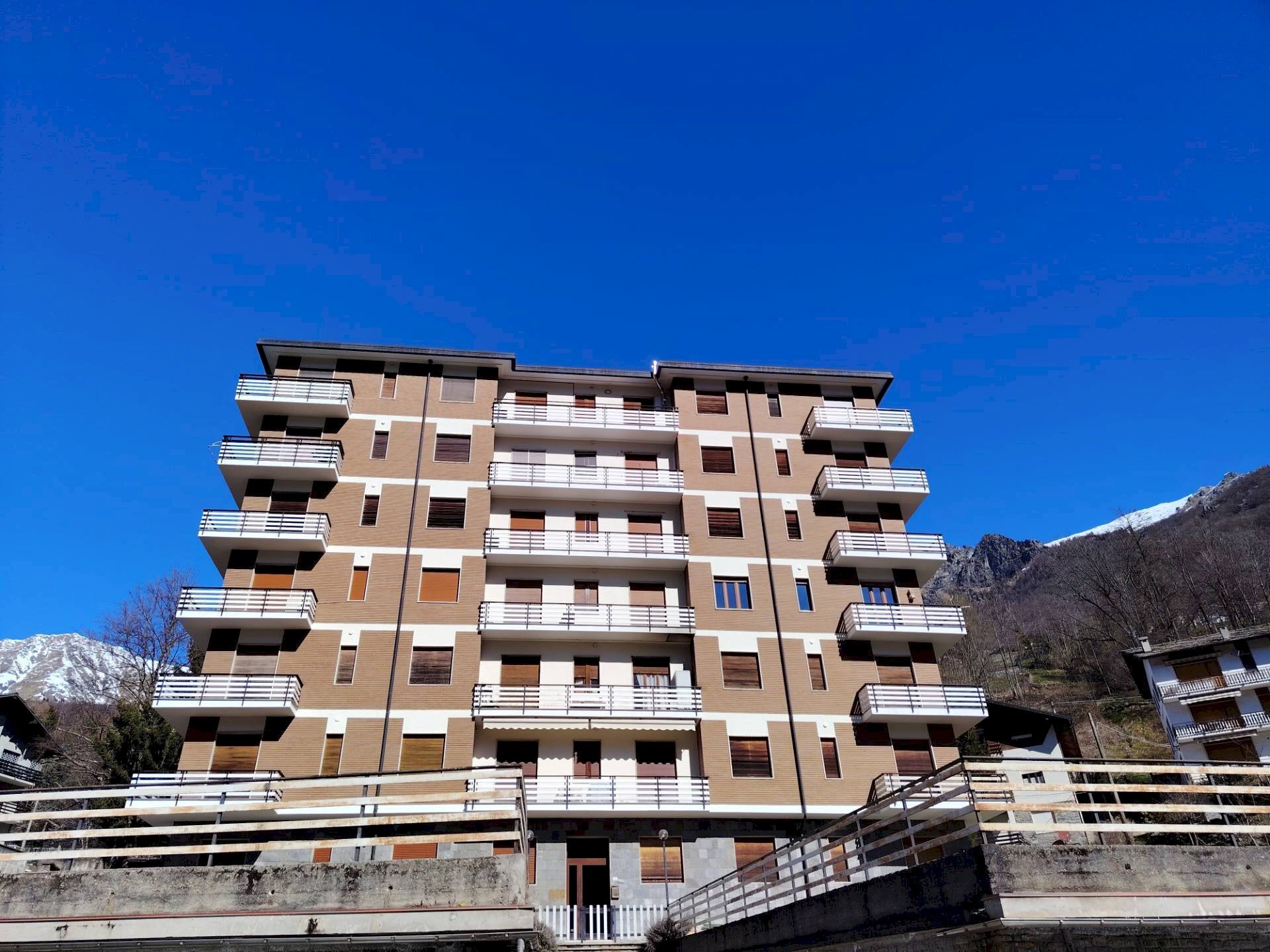Foto 1 - Trilocale Via Ceres
 
19, Ala di Stura - foto 1