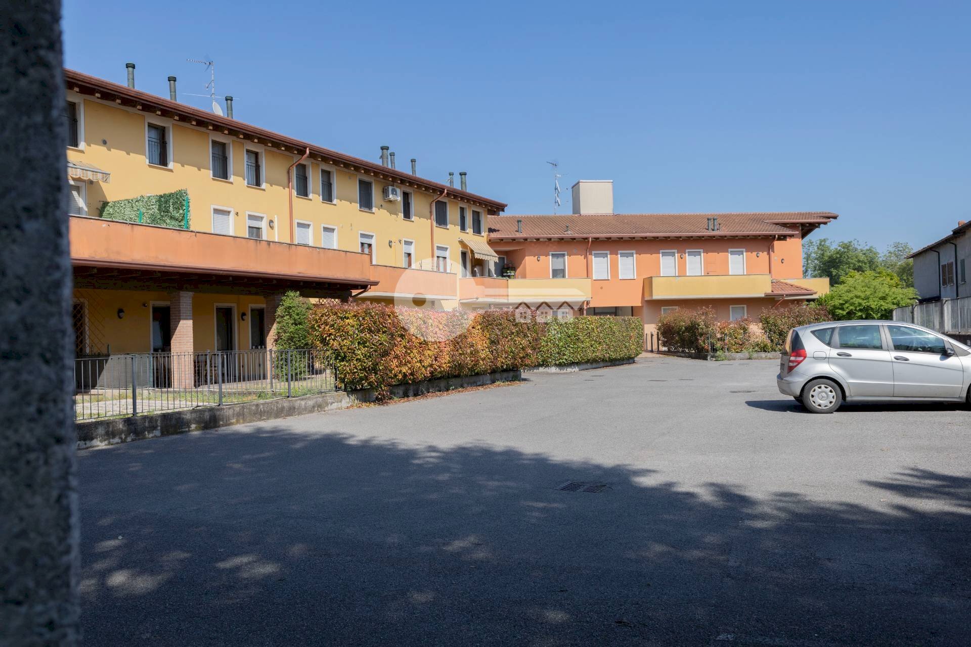 Foto 2 - Bilocale VIA TITO SPERI
 
8, Leno - foto 2