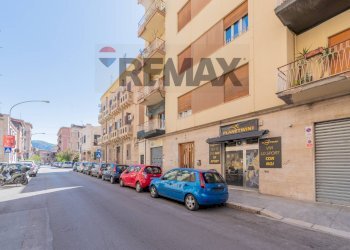 Edificio all\'aperto - Commercial Premises Via Paolo Amato
 
13/B, Palermo - photo 4