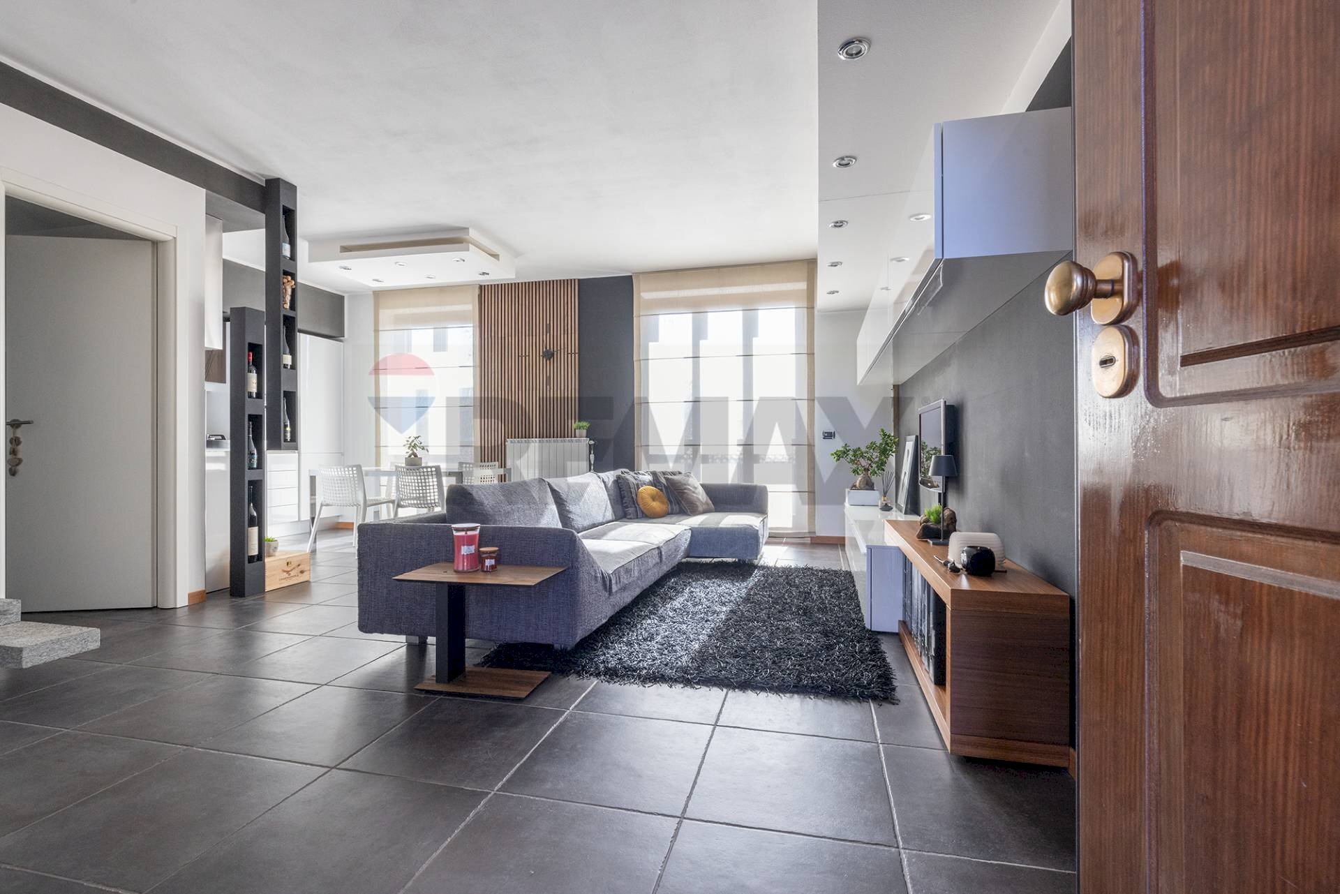 Soggiorno - Three-room apartment via Eugenio Villoresi
 
69b, Somma Lombardo - photo 3