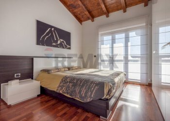 Camera / camera da letto - Three-room apartment via Eugenio Villoresi
 
69b, Somma Lombardo - photo 15