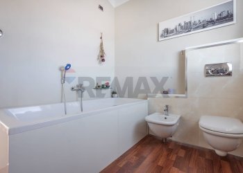 Bagno - Three-room apartment via Eugenio Villoresi
 
69b, Somma Lombardo - photo 20