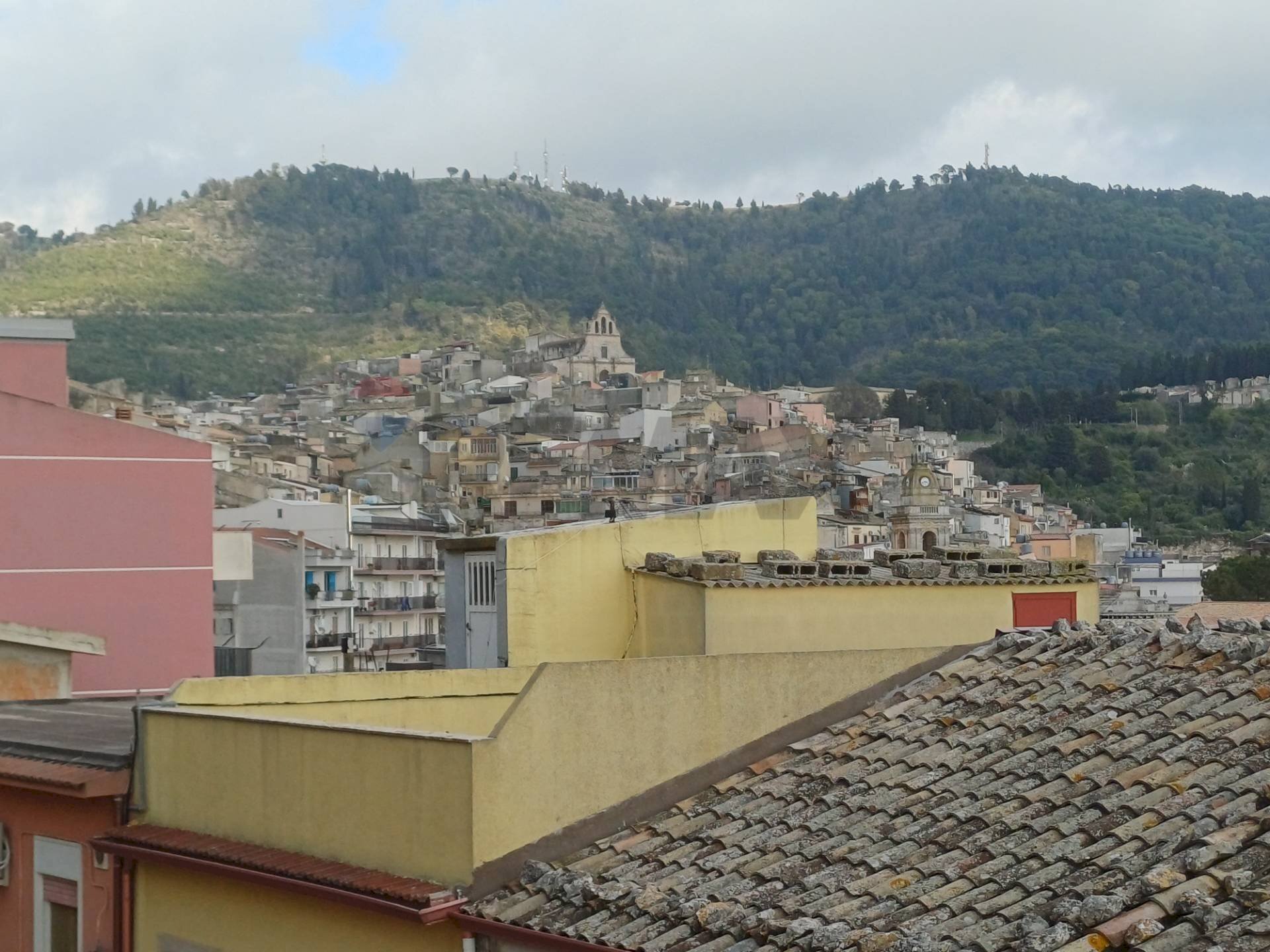 Vista delle montagne - Appartamento via Gulfi
 
102, Chiaramonte Gulfi - foto 2