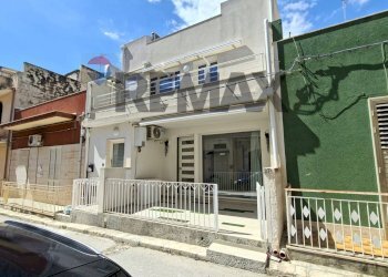 Casa all\'aperto - Trilocale Via Galileo Galilei
 
27, Pozzallo - foto 1