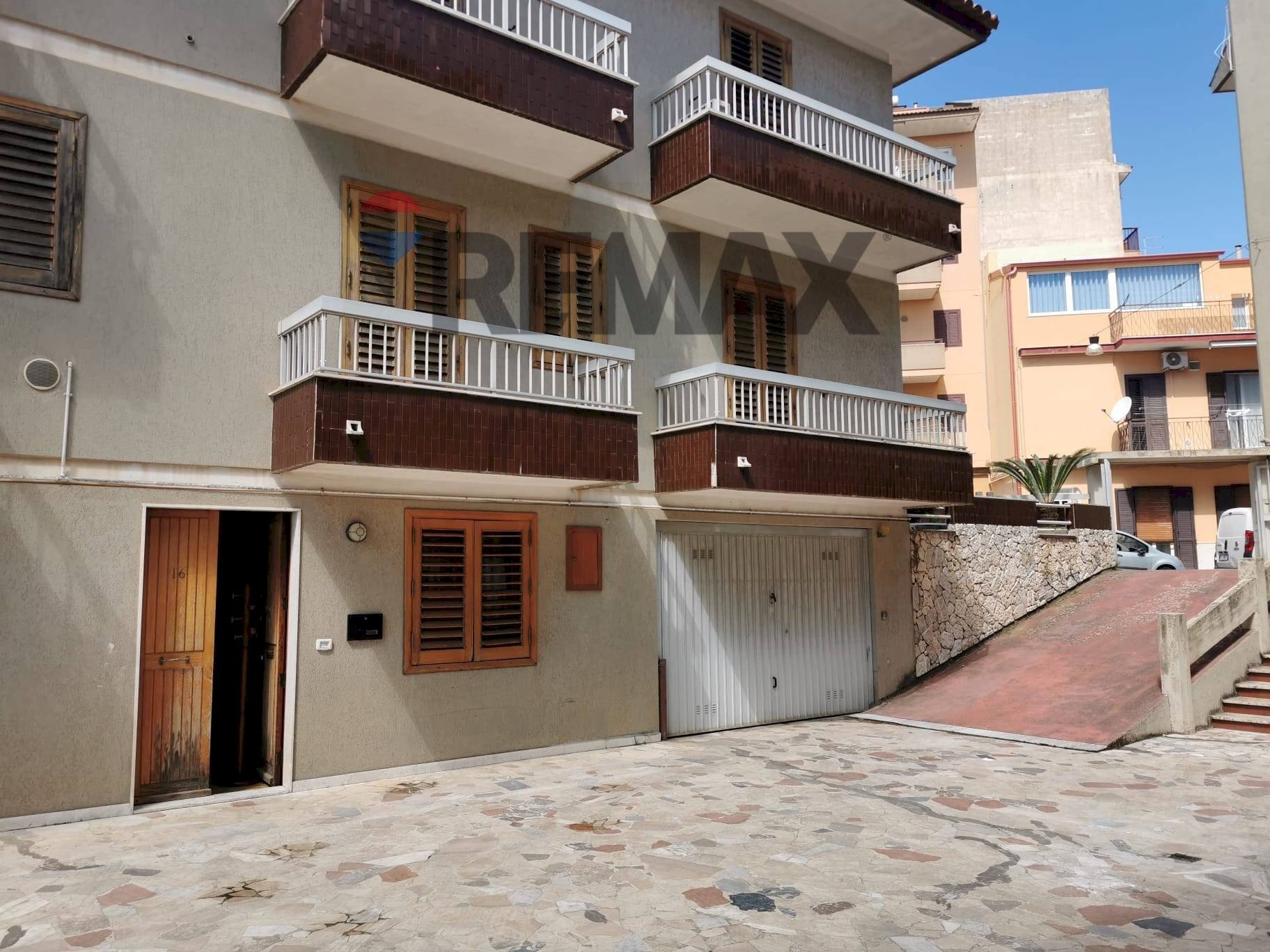 Edificio all\'aperto - Apartment via dei Pini
 
16, Ragusa - photo 1