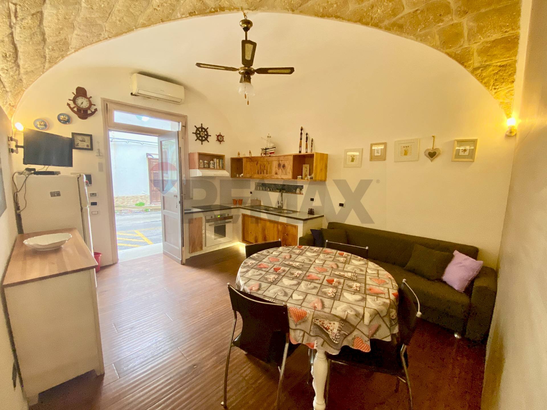 Sala da pranzo - Two-room apartment via giovan battista cataldi
 
59, Terrasini - photo 2