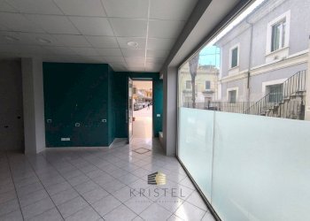 Foto 1 - Commercial Premises VIALE BENEDETTO CROCE
 
93, Chieti - photo 1