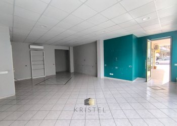 Foto 7 - Commercial Premises VIALE BENEDETTO CROCE
 
93, Chieti - photo 7