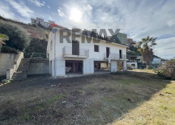 Casa all\'aperto - Casa indipendente S.S. 113
 
199, Campofelice di Roccella - foto 1