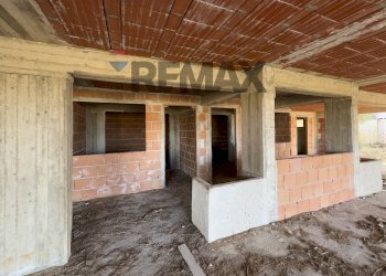 Casa all\'aperto - Casa indipendente S.S. 113
 
199, Campofelice di Roccella - foto 19