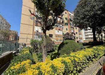 Edificio all\'aperto - Quadrilocale Napoli - foto 1