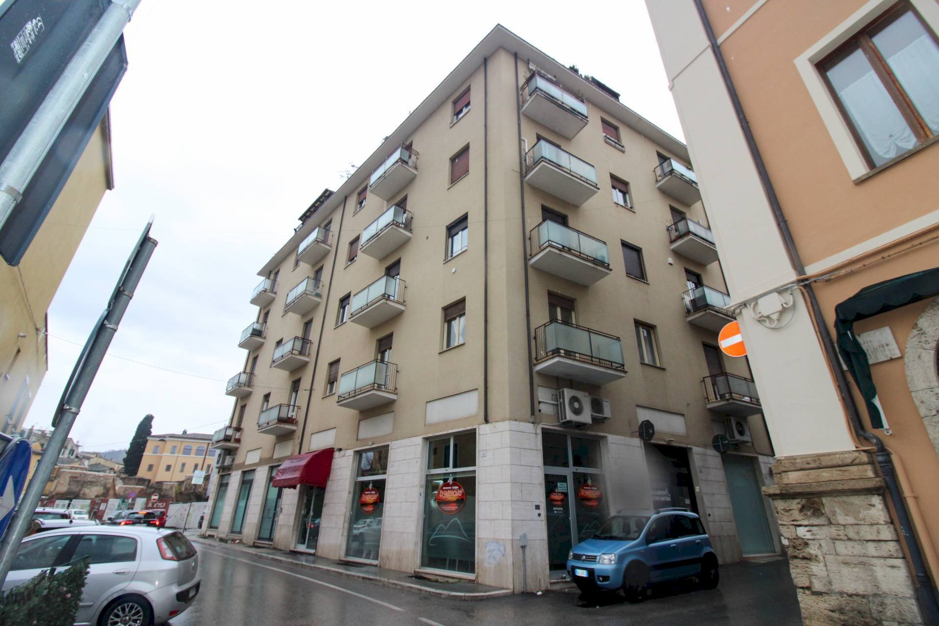 Stabile - Four-room apartment via Teatro Antico
 
18, Teramo - photo 1