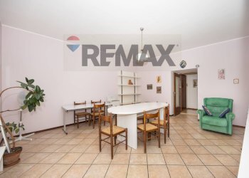 Sala da pranzo - Appartamento Largo Vittoria
 
16, Curno - foto 13