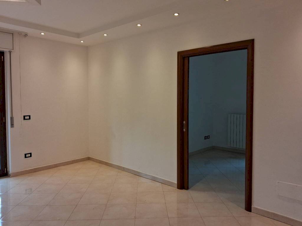 Salone - Quadrilocale via Venezia, 163, Taranto - foto 3